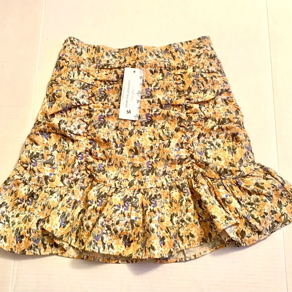 GoodNight Macaroon Mini skirt Ruffled Ruched Floral M coastal cowgirl NWT New